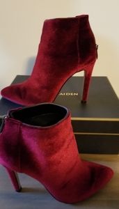 Ava & Aiden Melyssa Booties Size 8.5